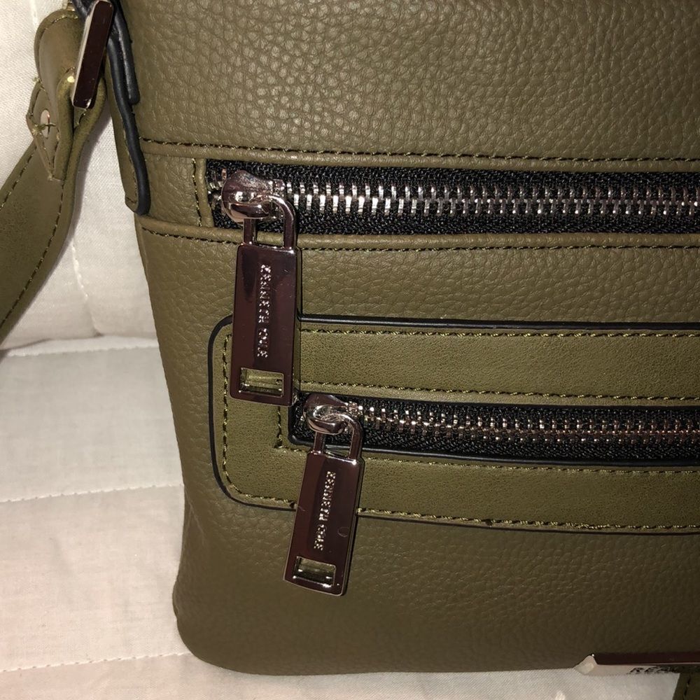 Kenneth Cole Reaction Camo Cactus Olive Green Faux Leather Crossbody Purse - Picture 13 of 16